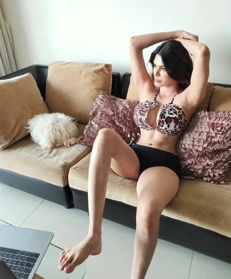 Sherlyn Chopra erotic model photos