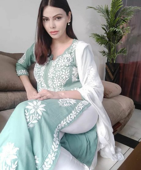 Sherlyn Chopra free model photo