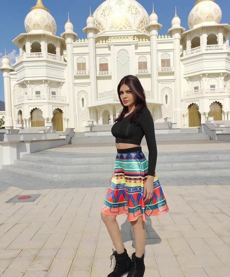 Sherlyn Chopra nudes actress galleries