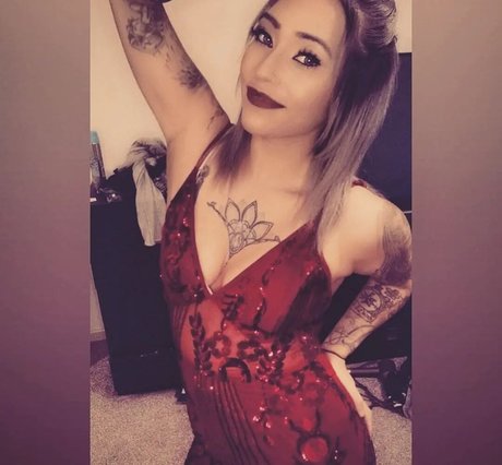 Kim Moor pornstar nude pictures