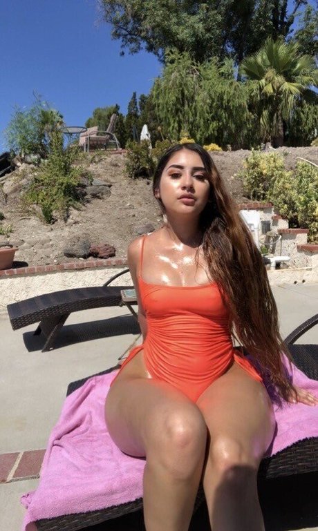 Asapcilla model hot photos