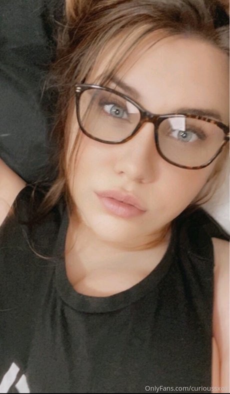 Curioussxox model exclusive galleries