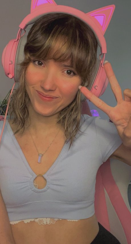 Strawberry Girl Kairi  model xxx pics