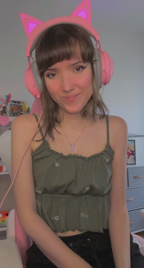 Strawberry Girl Kairi pornstar hd image