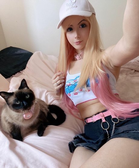 Hirariann nudes model picture