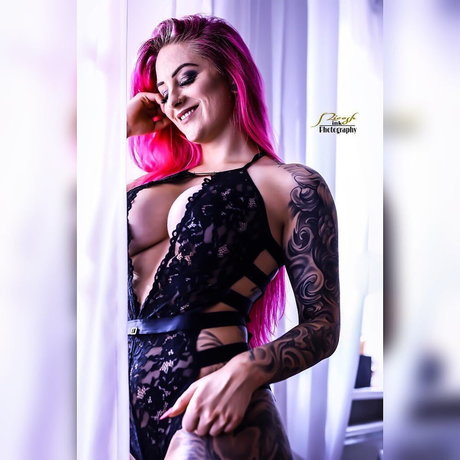 Pia Sativa star porn photo