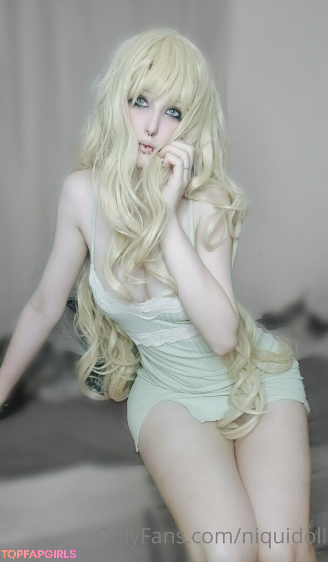 niquidoll sexy model gallery