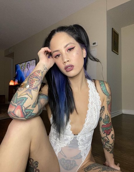 Kyleelille model erotic photo
