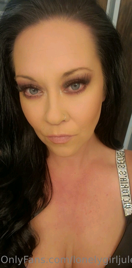 Lonelygirljules pornstar hot galleries