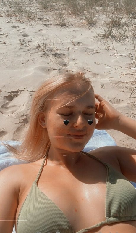 blonde trans onlyfans hd photos