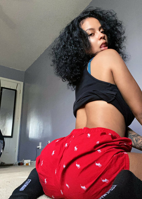 shemale fucks girl onlyfans pornos images