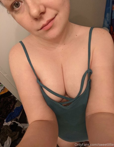 sweetlillie model xxx pics