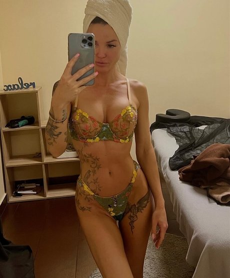 Svetlana Lavrikova model nude pic