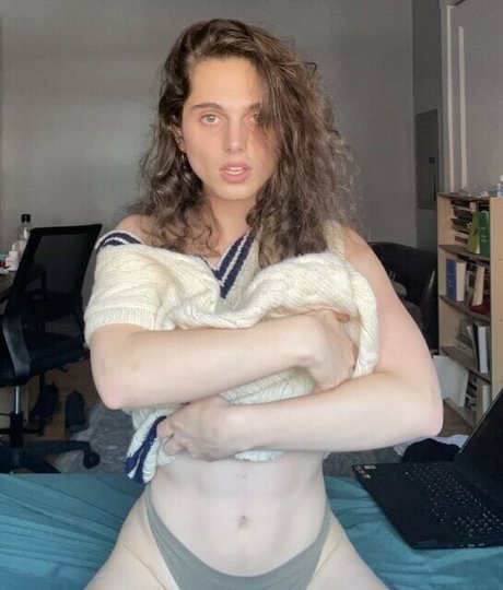 Helmet Girl pornstar nudes img