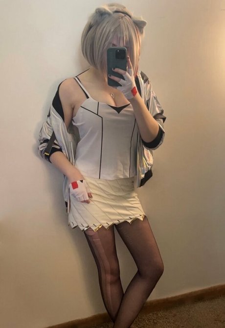 Yakirisu model naked images