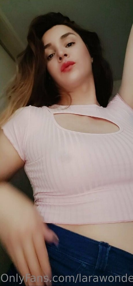 larawonder top profile image