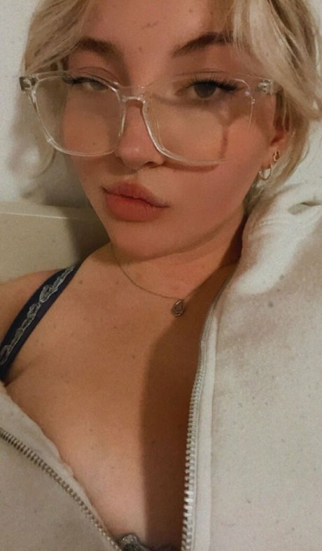 Shona Colson star nude photos