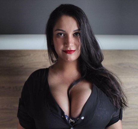 curvy nude onlyfans beautiful galleries