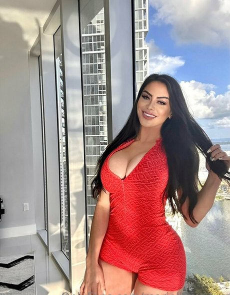 Mariella Mae model sex pics