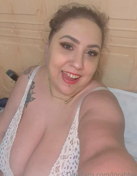 lorabbw model top img