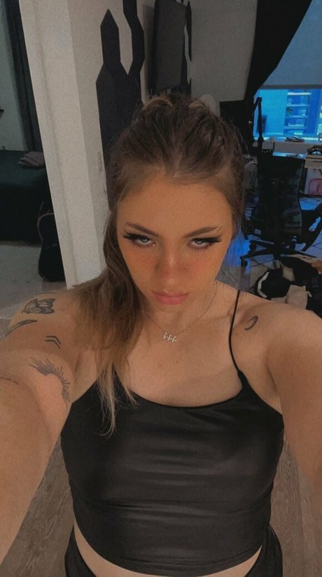 BaileyGoat pornstar sexy photo
