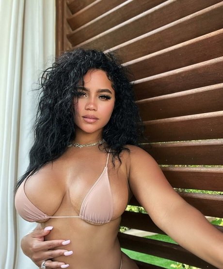 Makeawishstar nudes actress pics