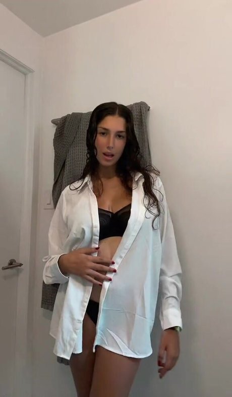 Leilani Azalea sexy model pictures