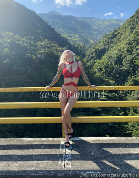 lips onlyfans hot image