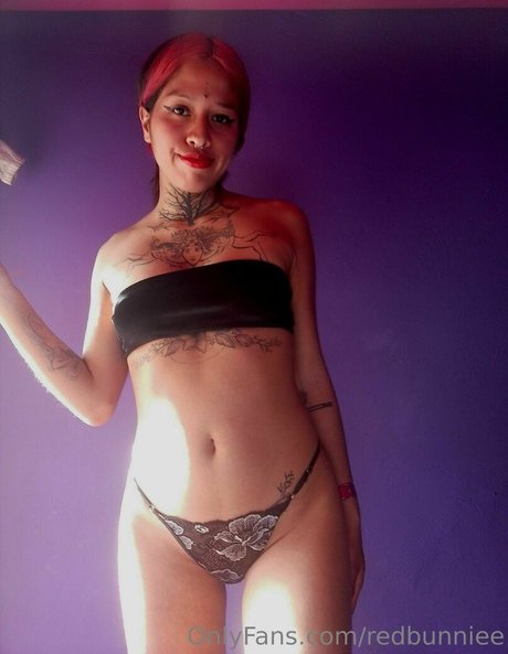 redbunniee star sexy photo