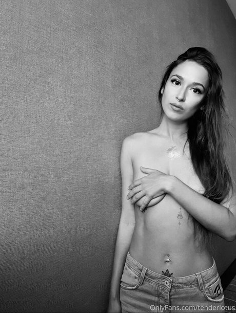 alinashine naked actress img