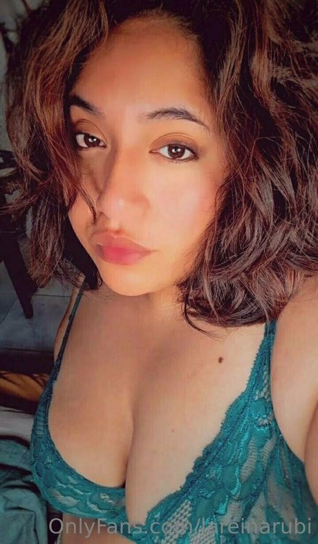 lareinarubi nice actress picture