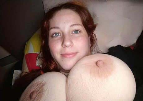 RedheadAnne hot actress photos