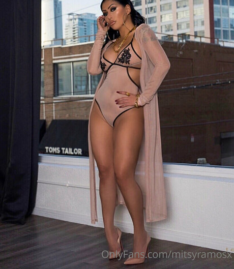 mitsyramosx pretty actress img
