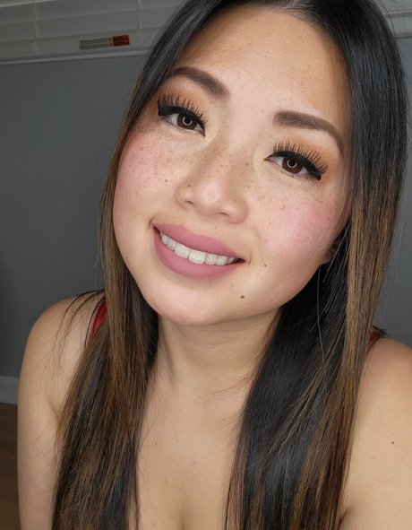 Miss Jee Yung pretty pornstar photo