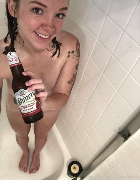 lilyevansfree nude star archive