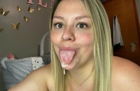 FefeCoco hd pornstar photos