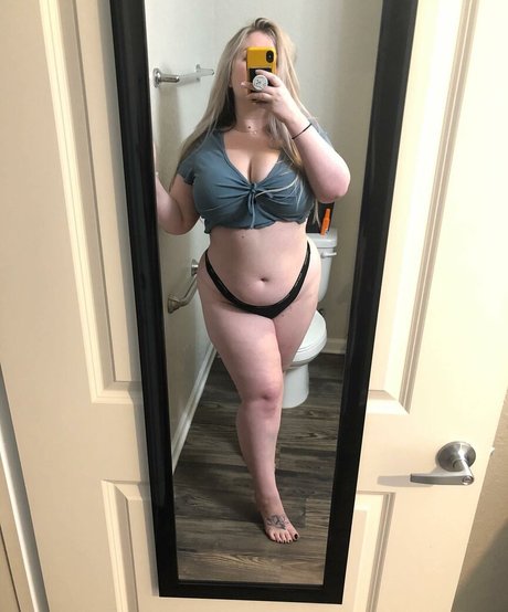 Bailey Bee star porn pics