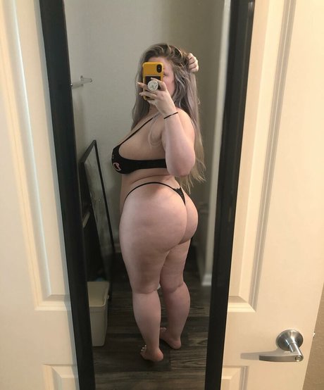 Bailey Bee adult model images