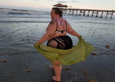 bbw4red20 star pretty pictures
