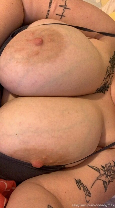 crybabymak top profile image