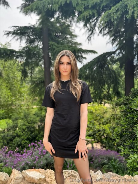 sissygirlbella art actress picture