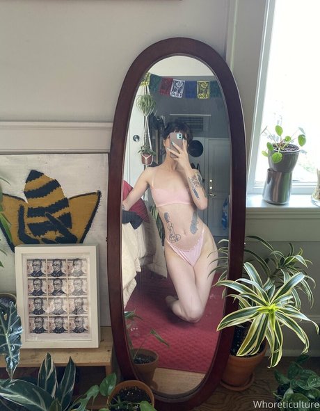 whoreticulture model sexy gallery