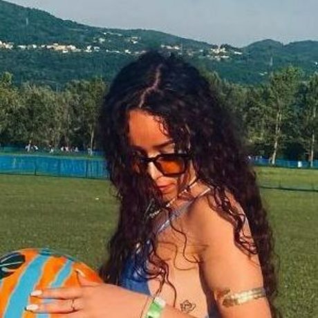 Laura Corti nude actress picture