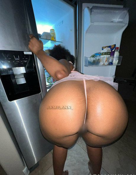 armilann model naked pictures