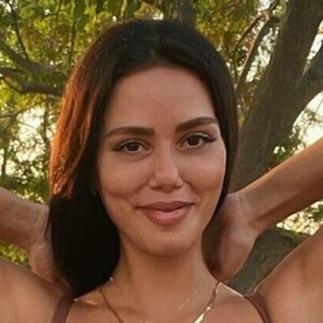 bernacalanthe model xxx galleries