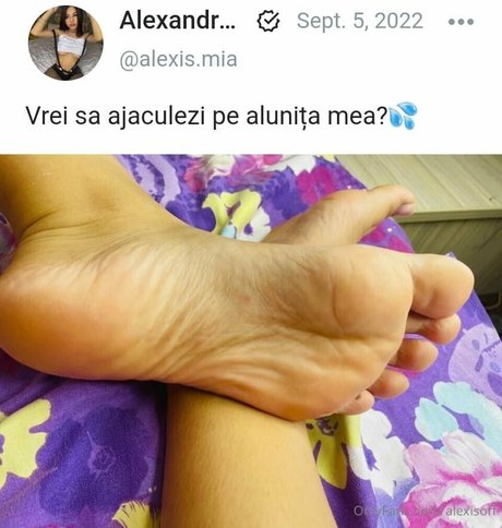 alexisoff naked star pics