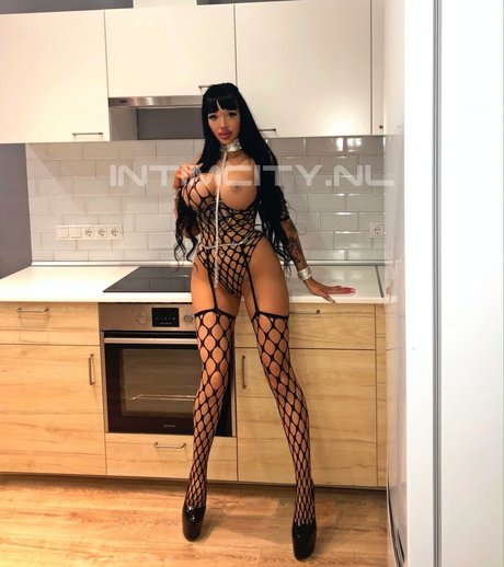 Russian Bomba Tut xxx star images