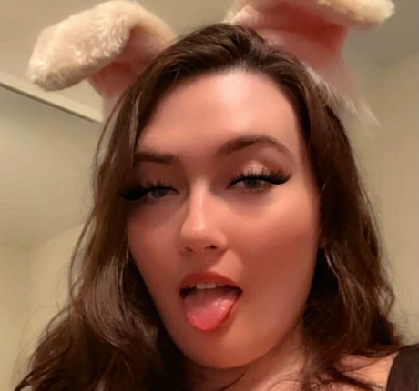 Roxyclover hd pornstar image