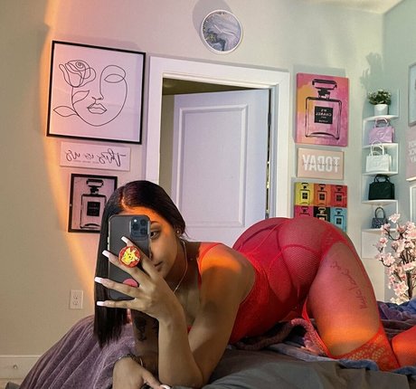 its queen pornstar free pics