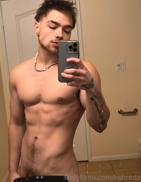 kshredz erotic model img